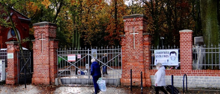 Zamknięcie cmentarzy. Prezydent Szczecina zapowiada pomoc dla przedsiębiorców