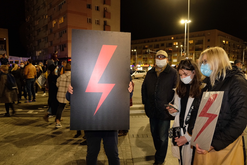 Artyści protestowali na pl. Adamowicza: „Zenek Martyniuk nie może być