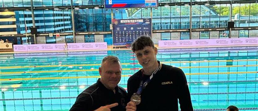 Pływanie. Kacper Czapla z minimum na MŚ