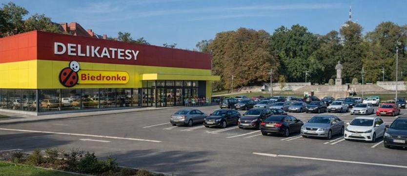 Skwer pod handel. Będą delikatesy przy wieszczu