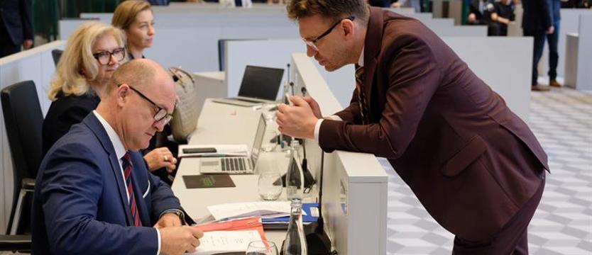 Dlaczego radni wycofali się w sprawie migrantów. Do Urzędu Miasta Szczecin wpłynęły dwa pisma…