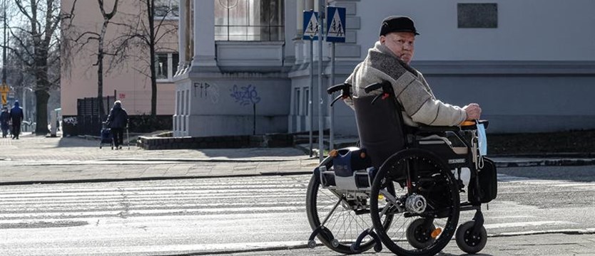 Miejskie przebudowy zmorą osób niepełnosprawnych. Na wózku przez centrum Szczecina