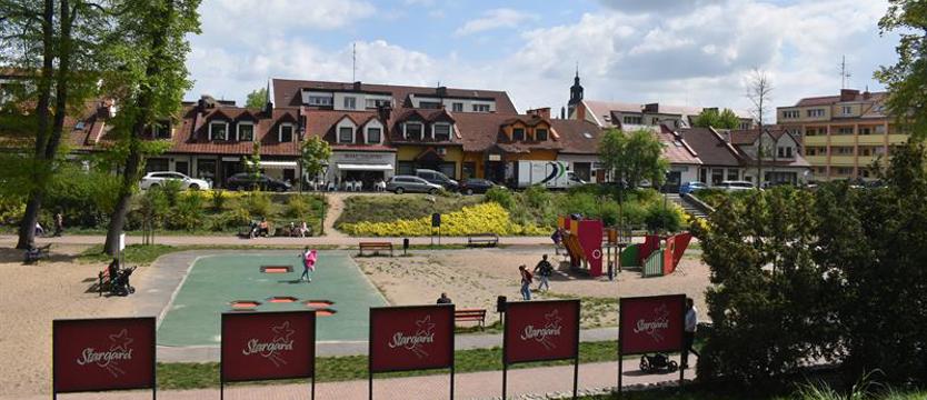 Na hulajnodze w parku 14-latek wjechał w dziecko