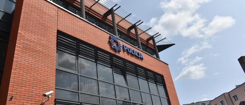 Gazem bronił worków z plastikowymi butelkami