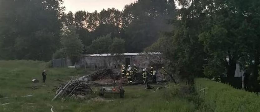 W Storkowie spłonął garaż z ciągnikiem