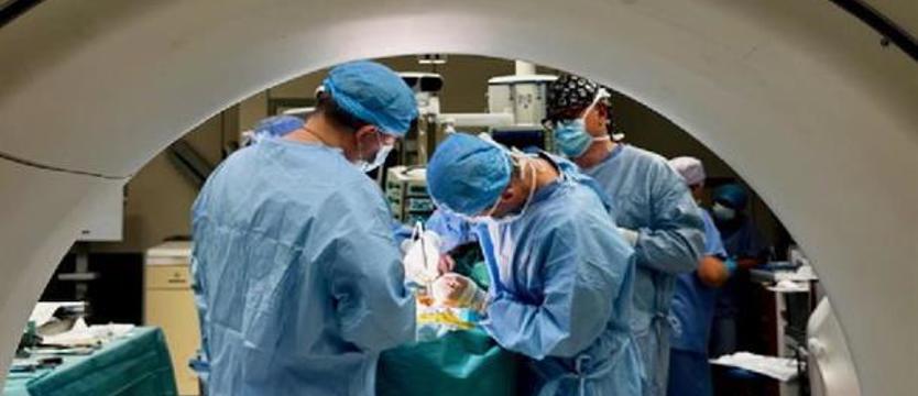 Szpital wypożyczył sprzęt, żeby zoperować dzieci