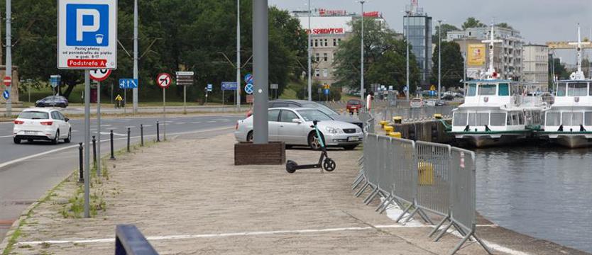 Jak „Żegluga" z „Żeglugą"... Spierają się od lat, a nabrzeża niszczeją
