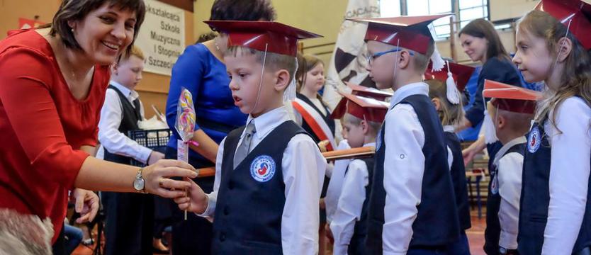 Pasowani smyczkiem i kredką (Galeria)