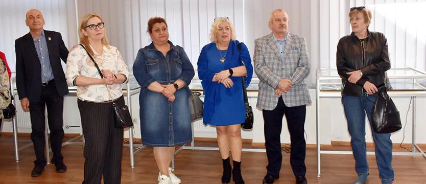 Fotografie i obrazy. Wystawa w stargardzkim klubie wojskowym