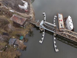 Znika stary most na Regalicy