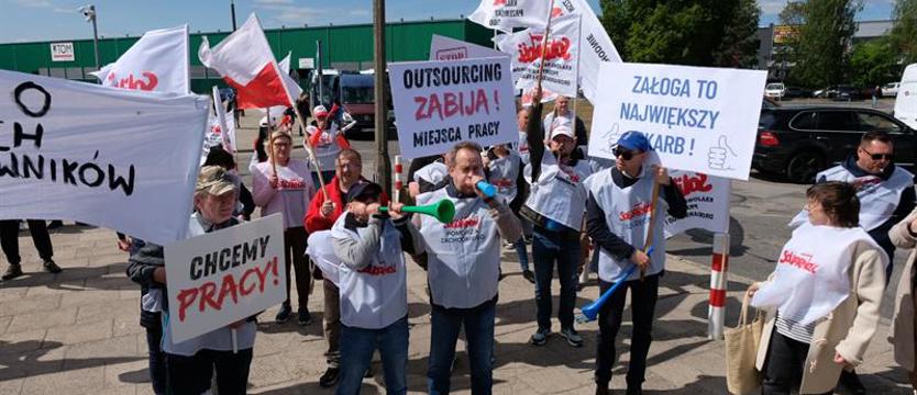 Protest przed Animex Foods w Szczecinie. Pracownicy bronią miejsc pracy
