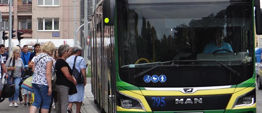 Na północy miasta autobusy pojadą inaczej. Korekty wz. z uruchomieniem SKM