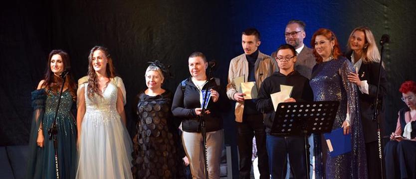 Kolejna noc poezji pod chmurką. Będą recytować i śpiewać