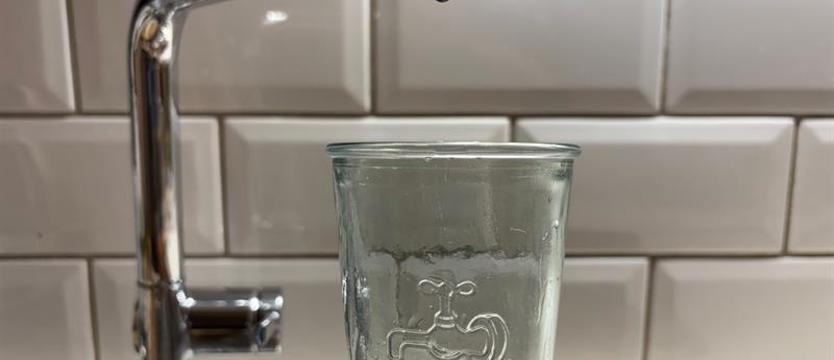 Mróz wywołuje przerwy w dostawach wody