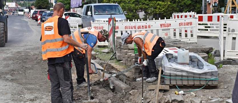 Przebudowa ul. Modrej. Lada dzień będzie asfalt