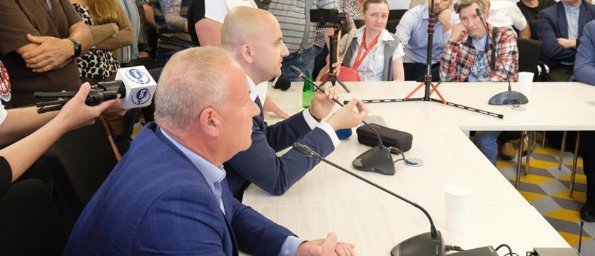 Emocje wokół migrantów coraz mocniejsze. Specjalne spotkanie szczecińskiej komisji