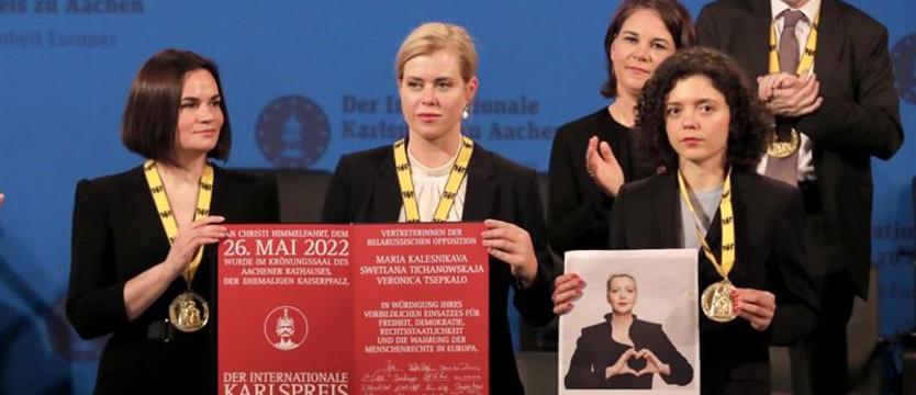 Światło w czasach mroku