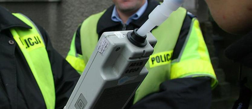 Pijany recydywista wypuszczony na wolność. Prokurator stracił posadę