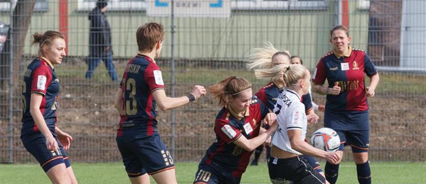 Piłka nożna. Pogoń walczy z liderem!