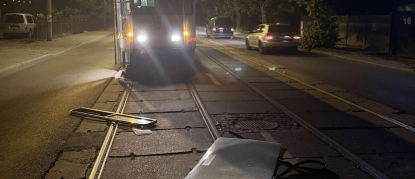 Niebezpieczny wybryk chuligański w tramwaju linii nr 6. Policja szuka wandali
