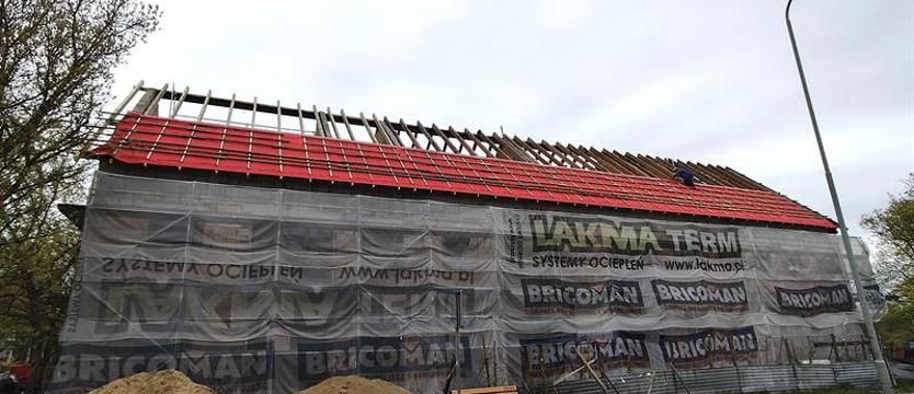 W perspektywie września i... dwóch lat. Ruina przestanie straszyć?