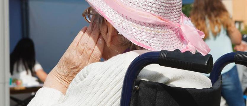 Ile świadczeń honorowych w regionie? Dodatek za sto lat