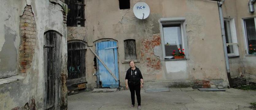 Czy mural ma zamaskować fatalny stan obiektu?
