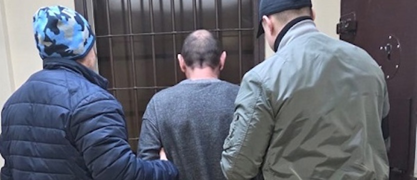 Rok bezwzględnego więzienia za zabicie kota znajomej