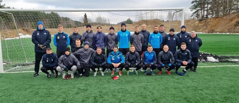 Piłka nożna. Świt powrócił z obozu i gry kontrolne III-ligowców