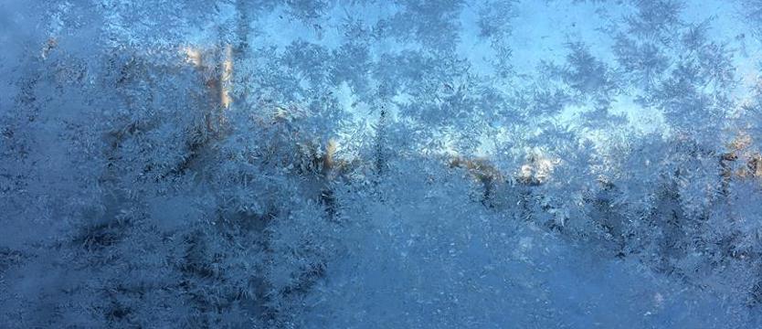 IMGW: intensywny śnieg i lokalnie nawet do minus 20 st. C