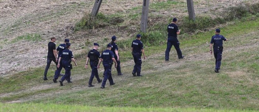 Uszkodzony dron znaleziony na polu w okolicy Białej Podlaskiej