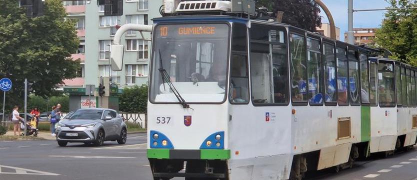 Tłok w „dziesiątce”. Pasażerowie chcą zmian