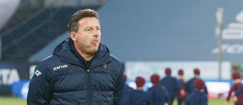 Piłka nożna. Legia zwolniła Runjaicia