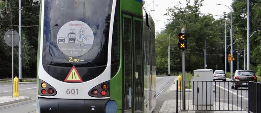 Nocne poprawki. Prace torowe na ul. Arkońskiej