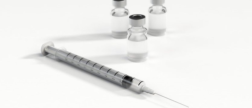 Szczepionki przeciw Covid-19 w krajach UE. Ruszają szczepienia