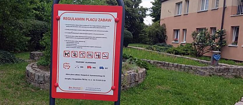 Ostała się im piaskownica z tablicą