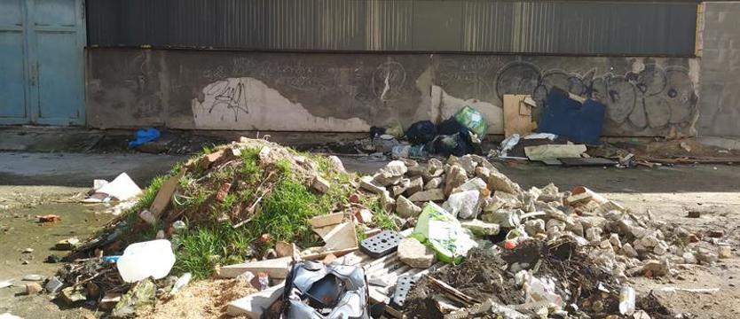 Bałagan na ulicy Kolumba. Niechciane dziecko miasta?