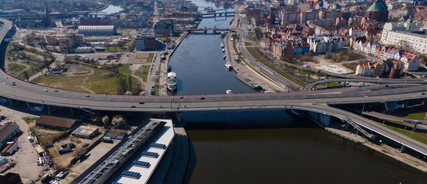 Można już latać dronami nad Odrą, ale służby apelują o rozwagę