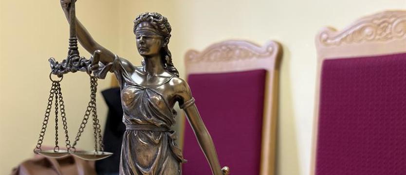 O dwóch takich… od mercedesa. Recydywiści, koktajle Mołotowa i fałszywa bomba