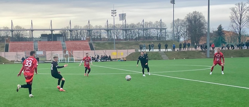 Piłka nożna. Świt z hokejowym wynikiem