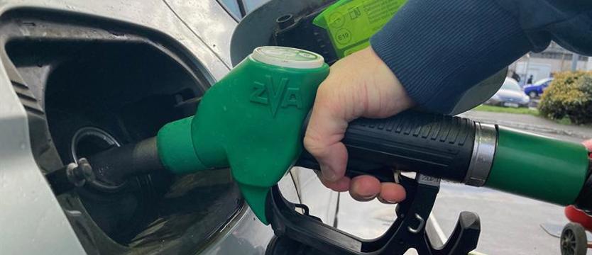 Niższe stawki VAT-u i akcyzy na niektóre paliwa będą obowiązywać do 15 maja br.