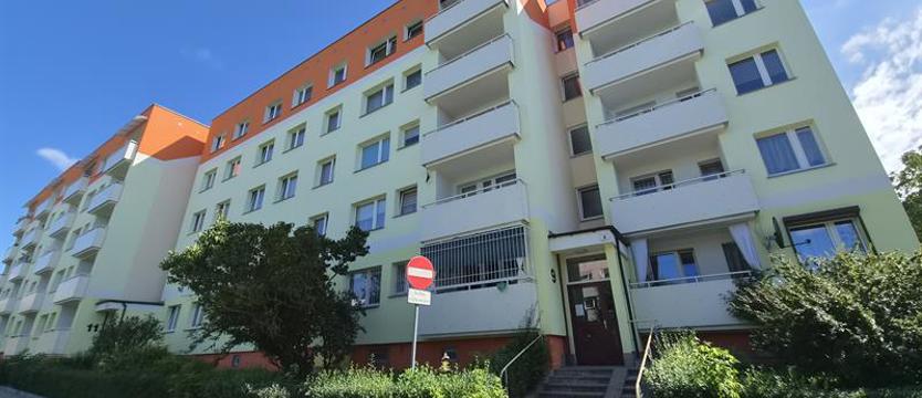 Niewolnicy czwartego piętra. Lokatorzy bloku walczą o windę