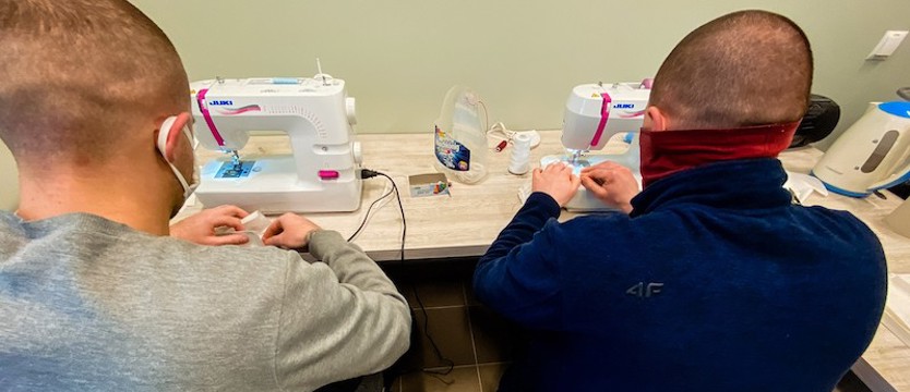 Więźniowie chcą się przydać