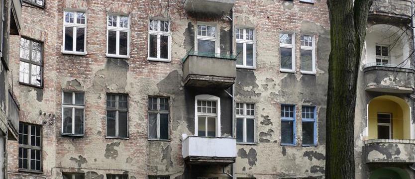 STBS ponawia przetarg. Drugie podejście do oficyn