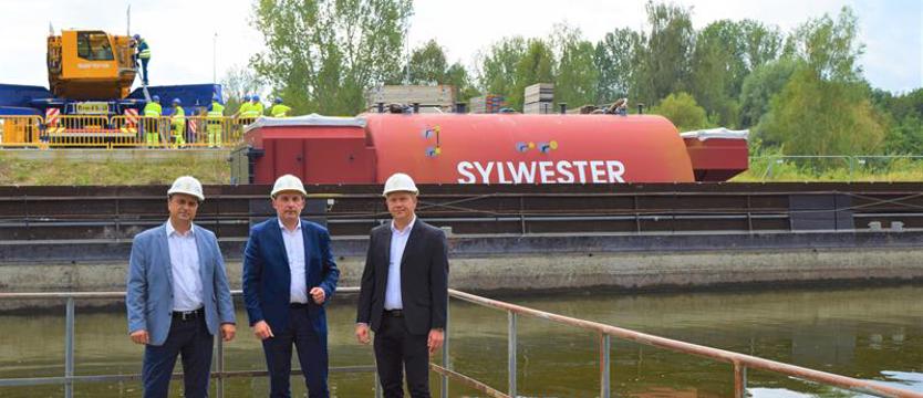 Kocioł przypłynął rzeką. W Elektrowni Dolna Odra powstaje nowa stacja rozruchowa