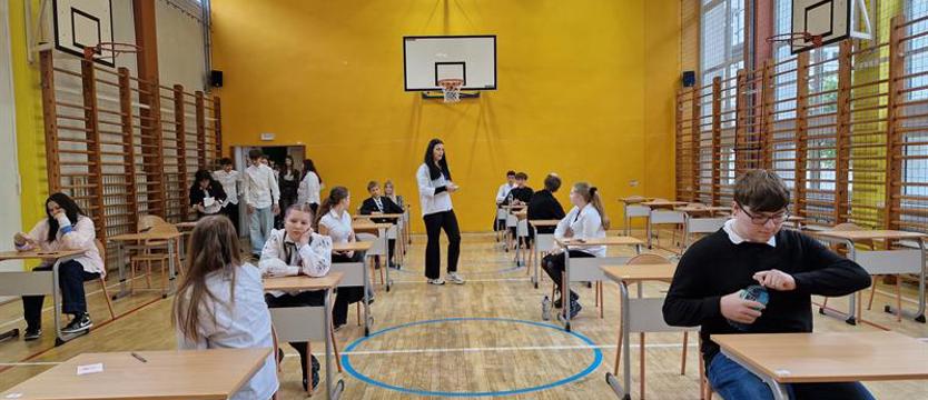 Pierwszy ważny sprawdzian wiedzy. Rozpoczął się egzamin ósmoklasisty
