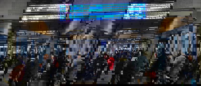 Oblodzenie spowolniło kolej. Długie czekanie na pociągi