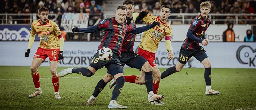 Piłka nożna. Pogoń remisuje z mistrzem Polski przed pucharową Barbórką