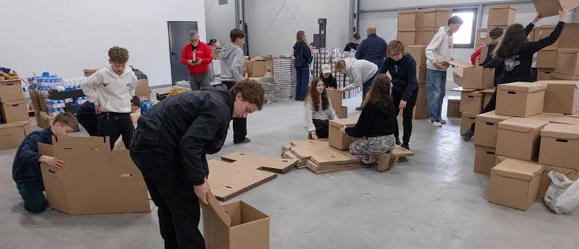 Wielkanocna pomoc dla rodaków na Litwie. Dwa busy z darami wyruszają ze Szczecina