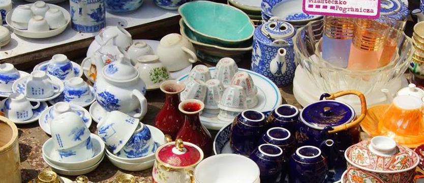 Teatr Kana prosi o naczynia